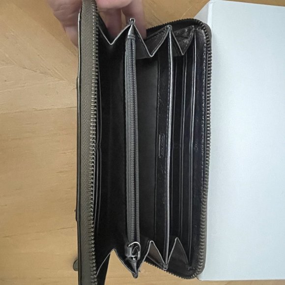 Coach Madison Pewter Patent Leather Accordion Zip Around Wallet 12 Card Slots - Picture 8 of 9